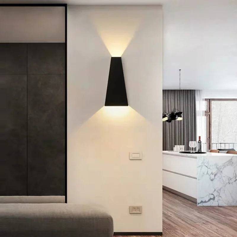 DualGlow - Stilren LED Väggbelysning för Sovrum och Hall - Svart / Kall Vit (5500-7000K) / 12W