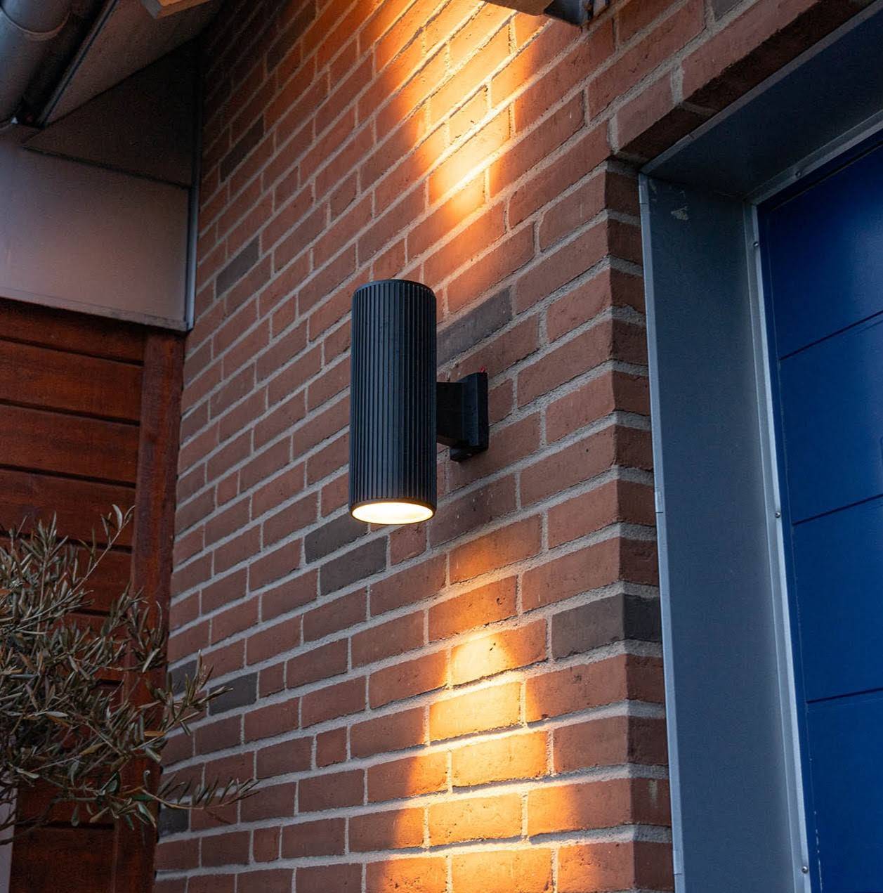 Vägglampa Utomhus Svart H30cm Up/Down - Tylösand | Utomhusbelysning | Vesani