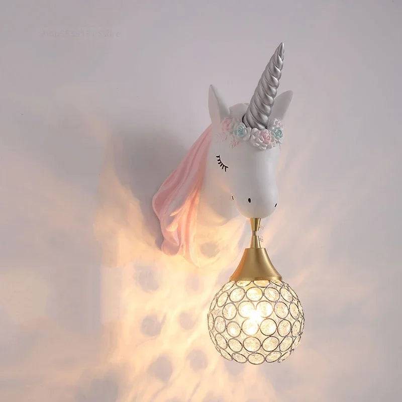 UnicornLicht – Lekfull Vägglampa för Barnrum - Rosa Vänster