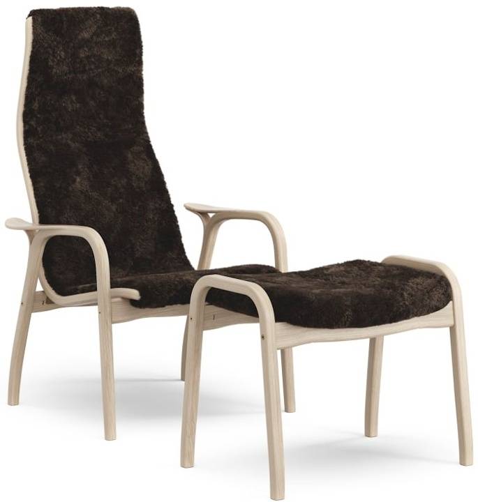 Lamino fåtölj med Pall Fårskinn Espresso Ek Vitpigment