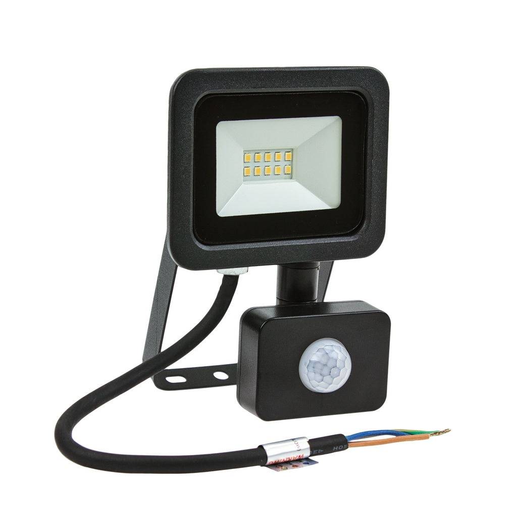 10W LED projektør m. sensor 6000K 830 Lumen.