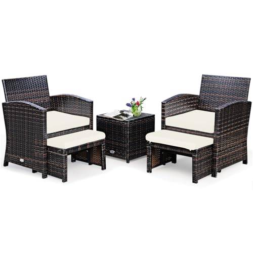 GIANTEX 5er Set Rattan Gartenmöbel, Balkonmöbel Kleiner Balkon, Balkon Möbel 2 Rattansessel mit Hocker, Gartenlounge Set Terrassenmöbel mit Tisch, Gartengarnitur Gartenset Möbel (Weiße Kissen)