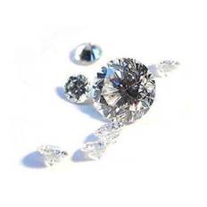 0,04 ct Cherry red diamant fattet i egen 14 karat ring