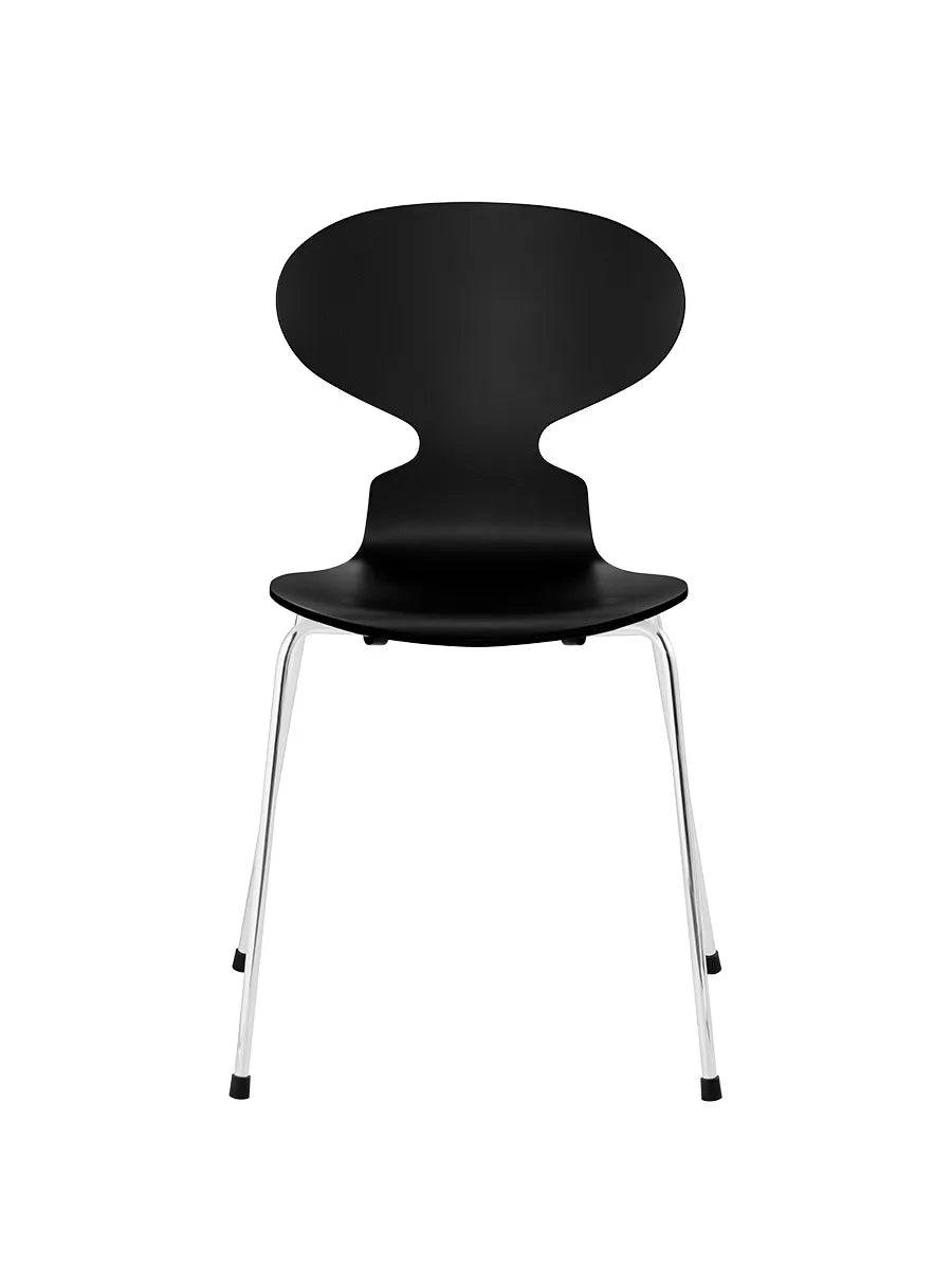 3101 Myren Stol lakeret af Arne Jacobsen Sort / Krom - Jacobsen Plus