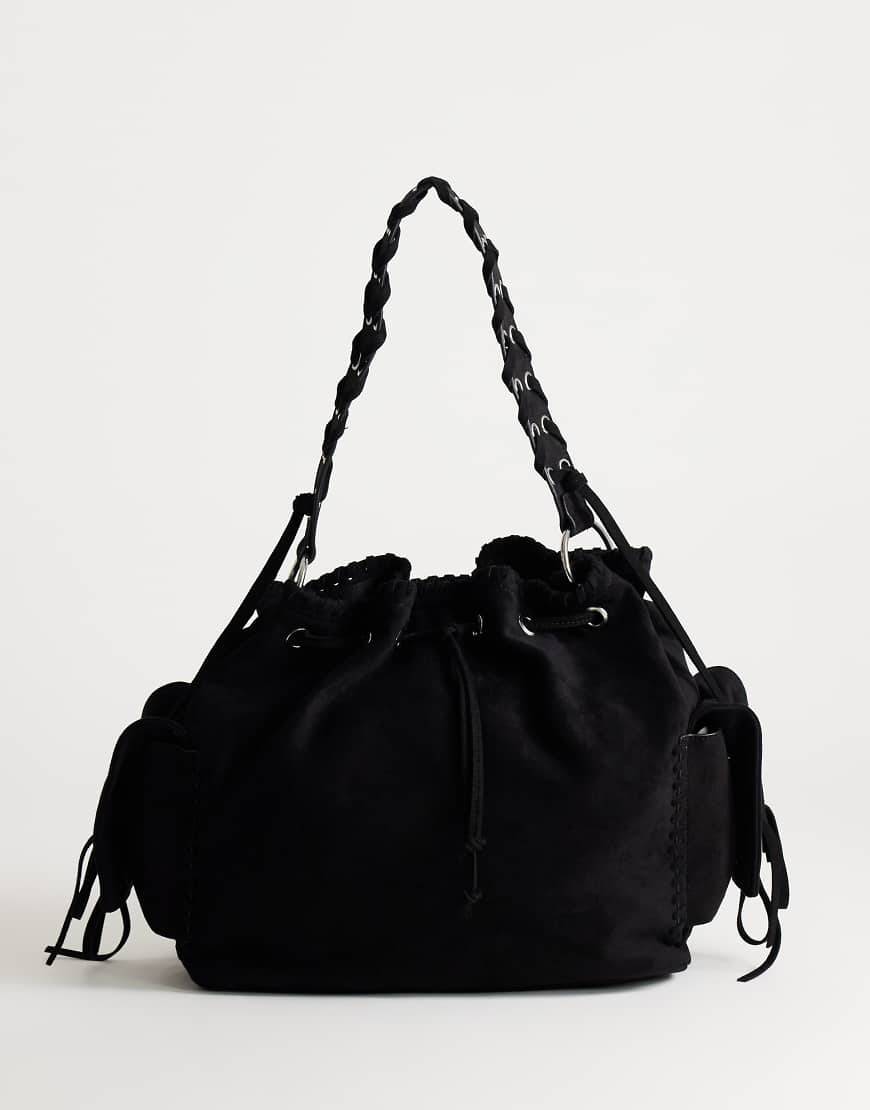 Topshop Simone stor bucket-skuldertaske i suedette med lomme-detalje i sort - One Size
