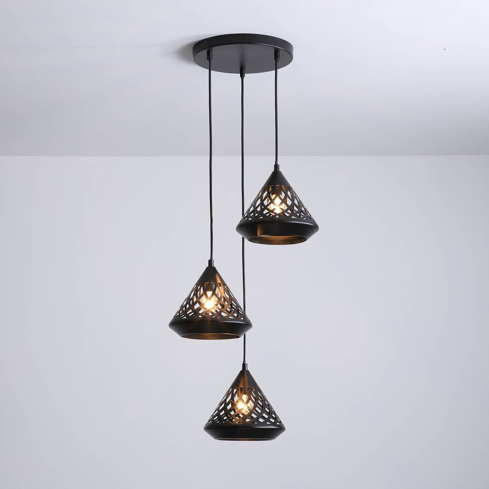 Aluminor Hänglampa Cone, dimbar, Svart, Vardagsrum / matsal, Metall, Orientalisk / Marockansk, Pendellampa