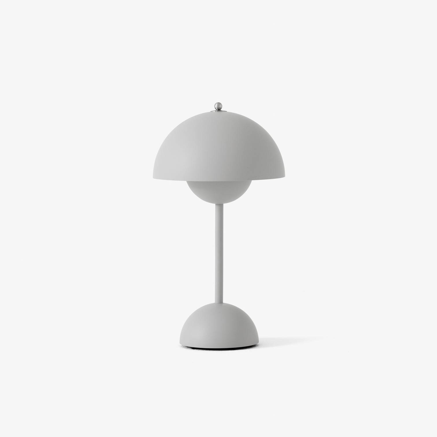 &Tradition Flowerpot Portable Table Lamp VP9 Matt Light Grey