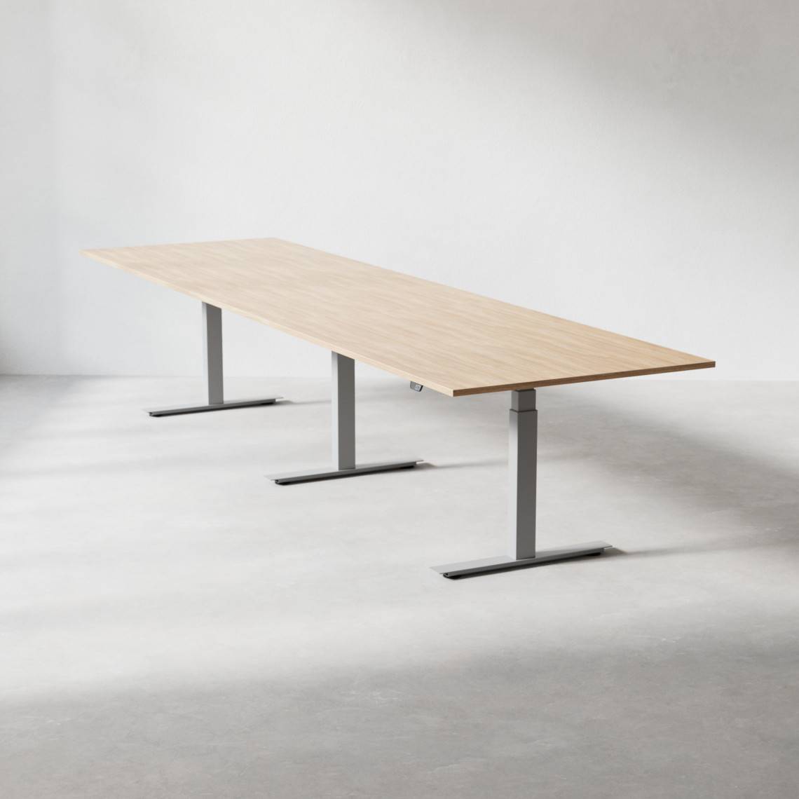 Hæve sænke konferencebord Modul, Størrelse 320 cm, Farve Eg, Ben Sølv.