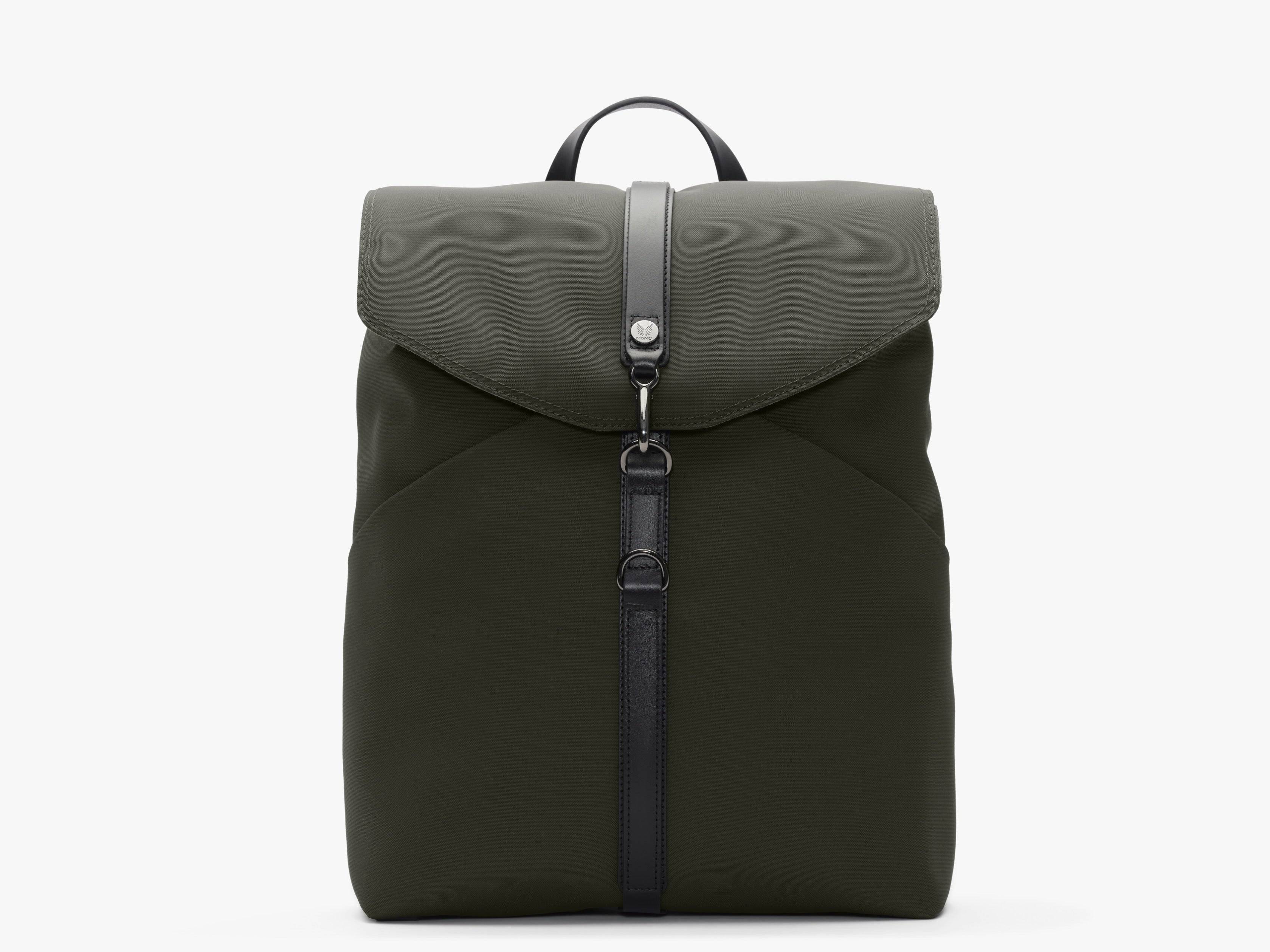 M/S Rucksack – Shelter Green/Black - Recycled nylon & full-grain bridle leather / Shelter Green recycled nylon / 4202.92