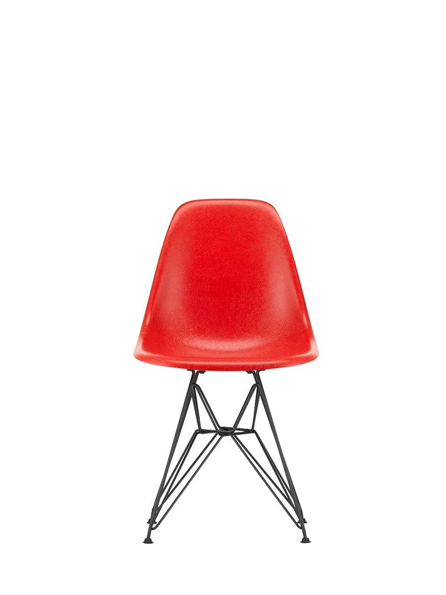 Eames Fiberglass Chair DSR, sortlakeret fra Vitra Eames Red - Jacobsen Plus