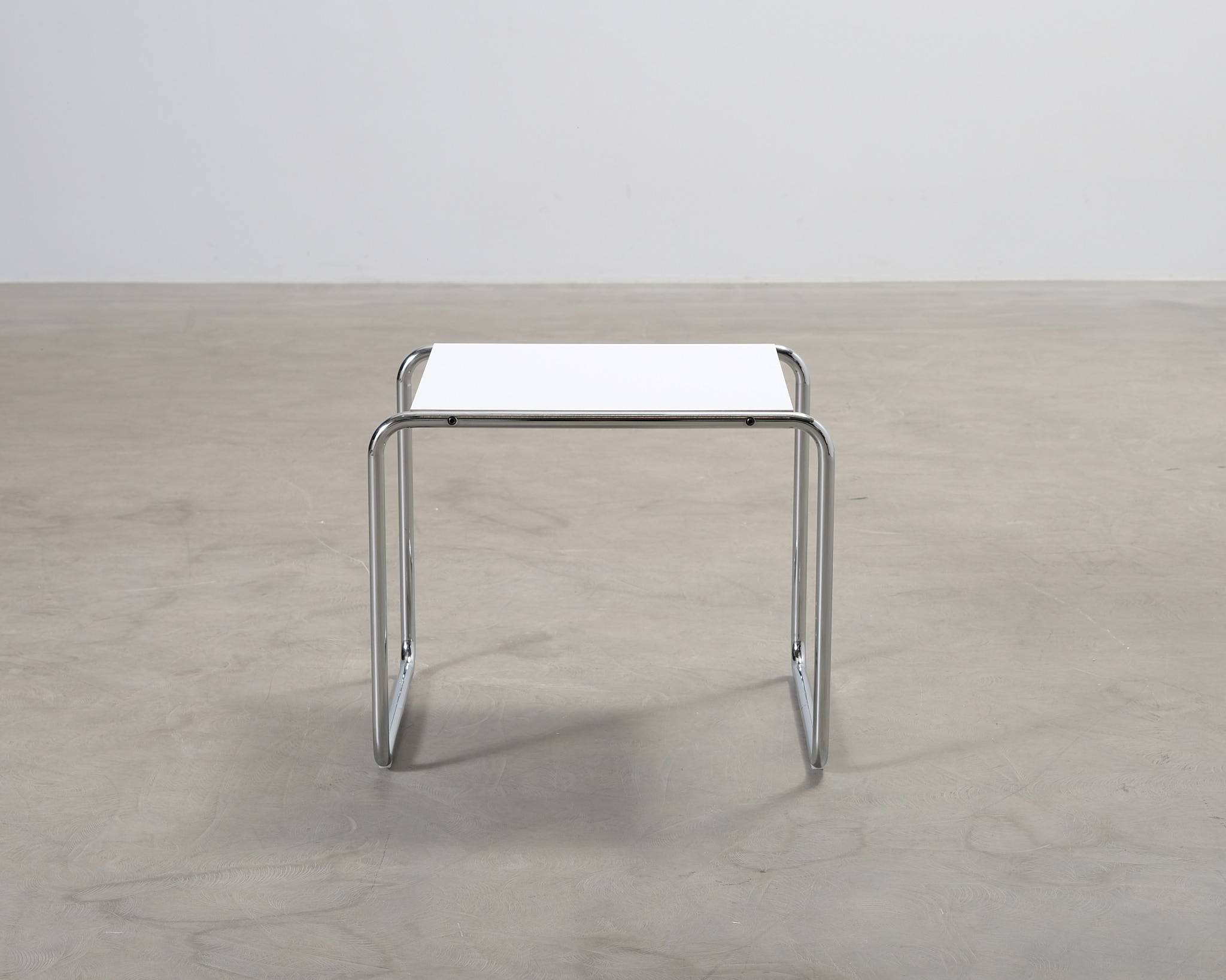 Knoll Laccio sidobord vit