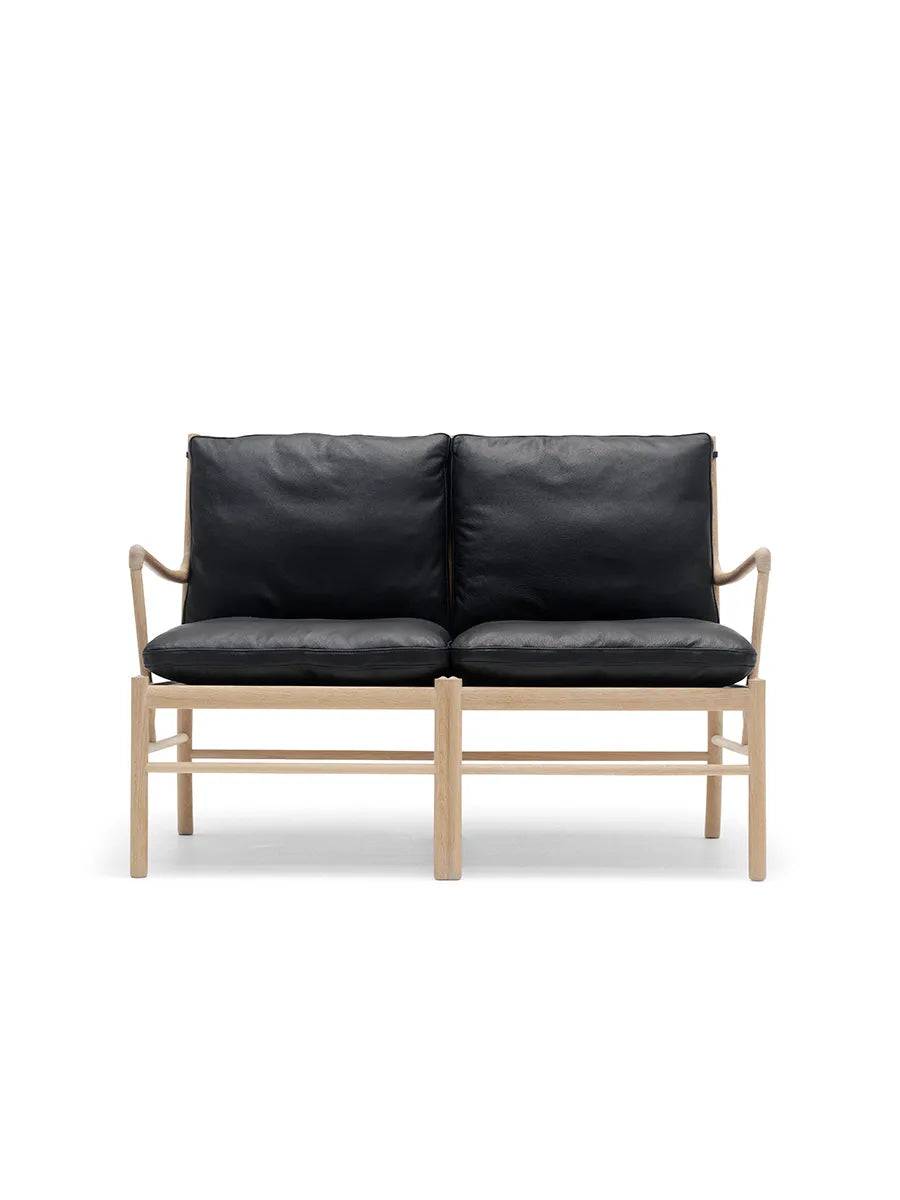 Colonial Sofa, OW149-2 af Ole Wanscher Eg-lædergruppe A / Hvidolieret - Jacobsen Plus