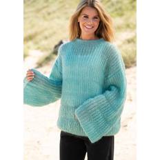 1807 Løs sweater med patentstriber DOWNLOAD OPSKRIFTEN HER Sweater strikket i Mayflower Super Kid Silk. Se alle dameopskrifter fra Mayflower her. .