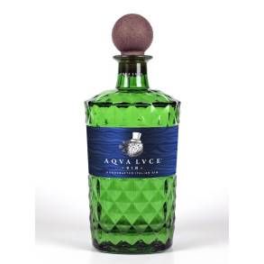 Gaveæske med Aqva Lvce Gin Navy Strenght Blue 57,5% + 4 tonic