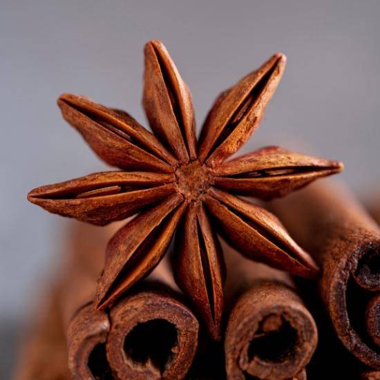 Stjärnanis Hel | Chakri Phool | Badhiyan Fool | Krydda Naturlig Aromatisk och Ekologisk – Premiumkvalitet, Aromatisk & Smakrik
