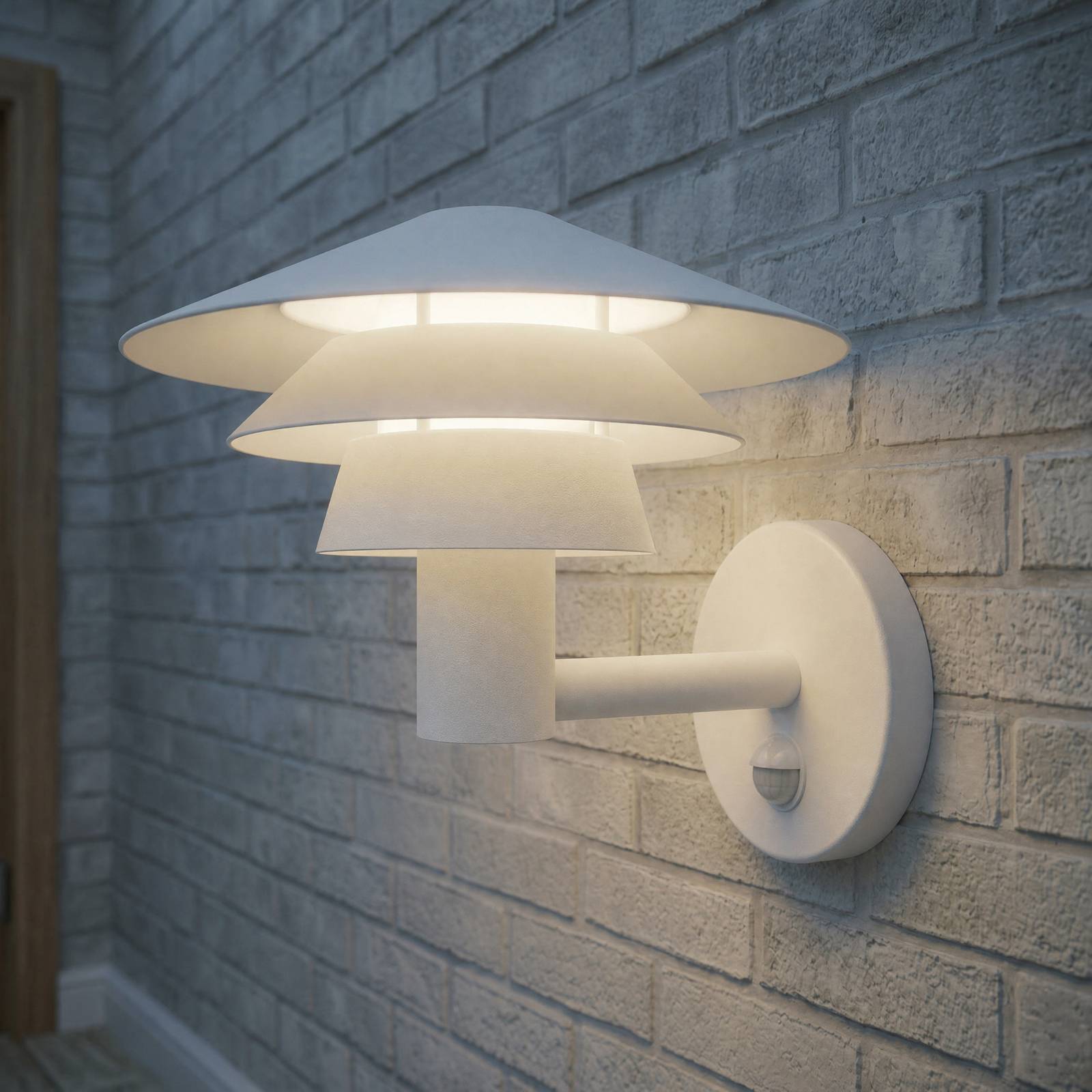 Lucande LED-utomhusvägglampa Montaro, vit, IP54, sensor Montaro, Vitt / opal, Aluminium / grå / zink, Modern, Utomhusvägglampa