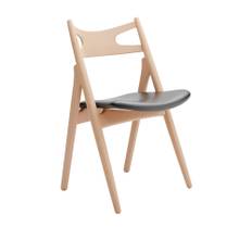 Carl Hansen - CH29P Sawbuck Chair, Oljad Bok, Lädergrupp C Sif - 98 - Spisebordsstole - Hans J. Wegner - Træ farvet - Læder/Træ