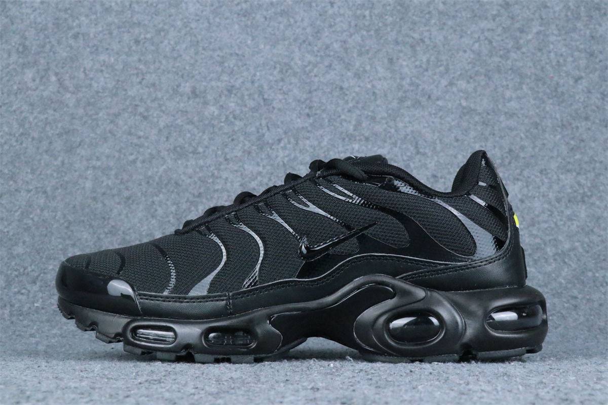 Nike Air Max Plus 'Triple Black' - (Mens) EUR 39 • US 6.5 • UK 6