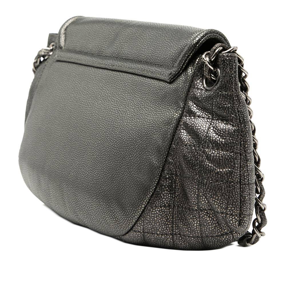 Chanel Vintage Chanel Flap Bag L 20cm x W 37cm x D 10cm - Chanel Vintage hos Magasin.