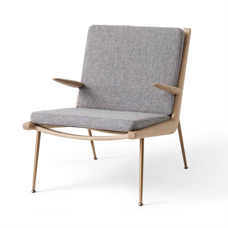 &Tradition Boomerang HM2 Loungestol Brass Oiled Oak/Hallingdal 130 (Light Grey)