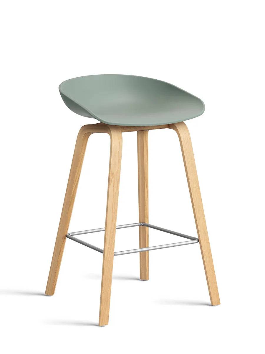 About a Stool AAS32 fra Hay Lav - B 50 x D 43 x H 64-75 cm / Fall Green / Lakeret eg - Jacobsen Plus