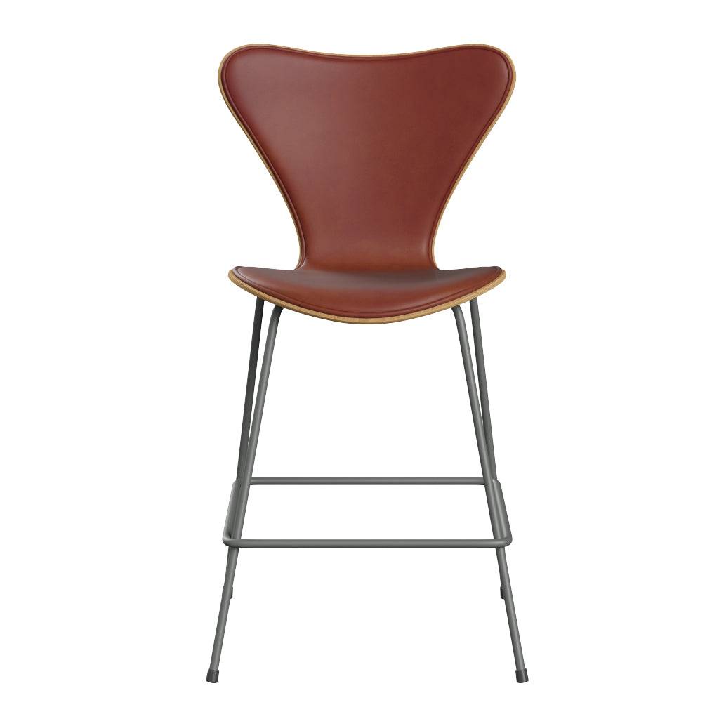 Fritz Hansen - 3187 lav barstol, naturfiner og forsidepolstret i Grace læder Eg - Kastanjebrun læder - Silver Grey stel - Jacobsen Plus