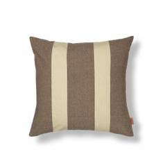 Ferm Living - Strand Outdoor Cushion - Carob Brown/Parchment - Dynor och kuddar - Brun