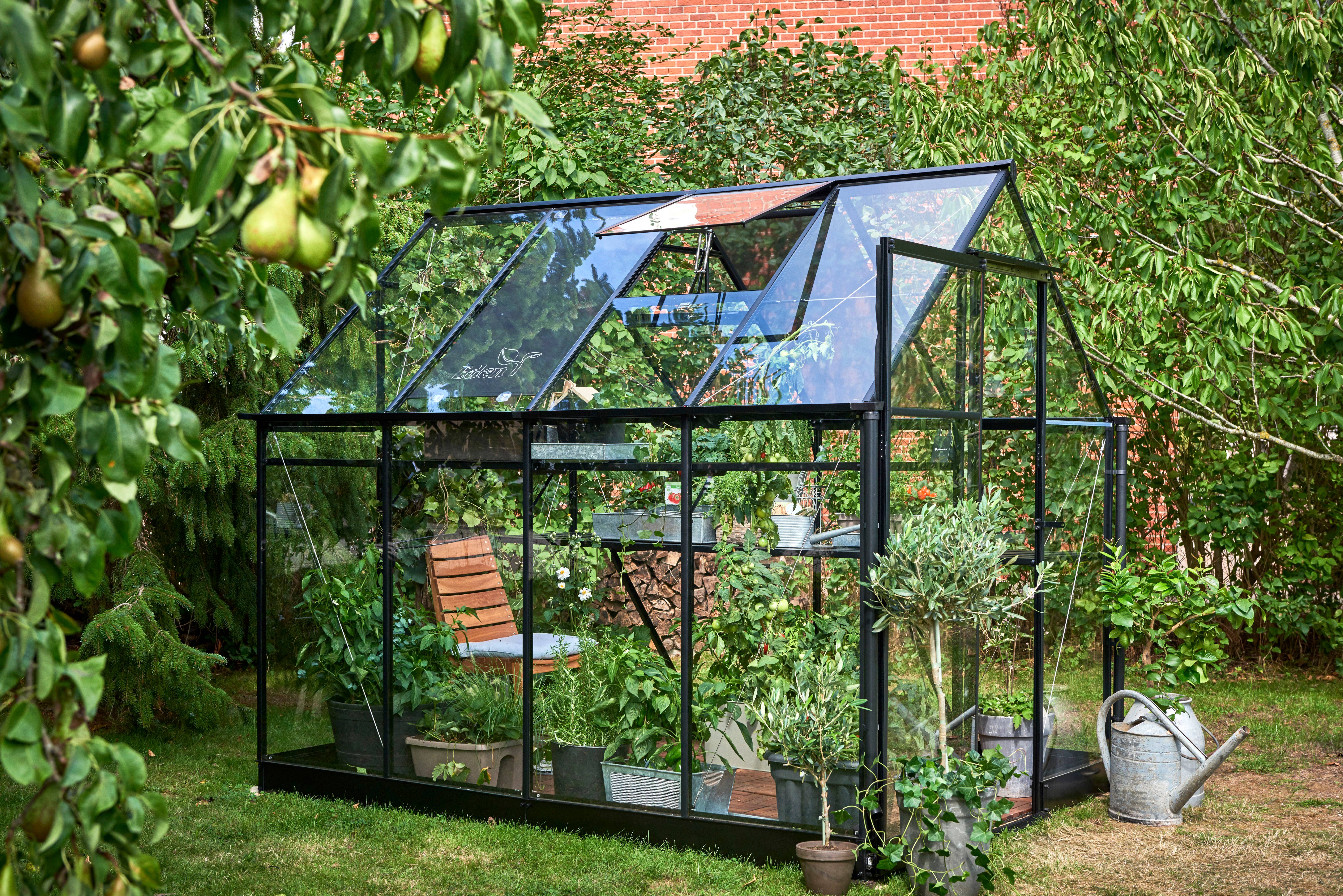 Halls Qube 68 F09818 Växthus 5,1 m², svart