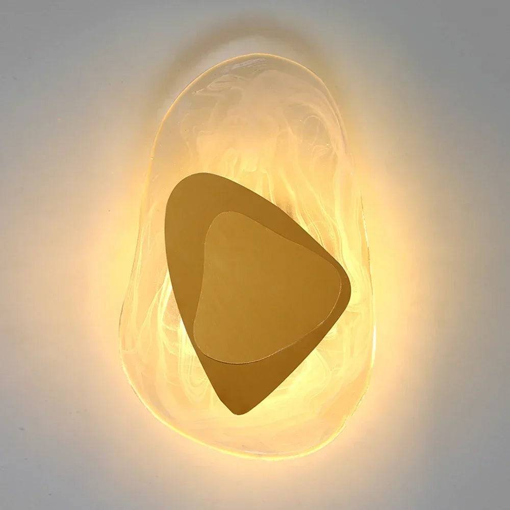 LuxeGlow - Stilren LED Vägglampa - gyllene / Neutral ljus