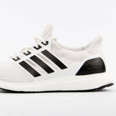 Boosted Stripes Ultra Boost Sort Carbon Medium (Women's US 7.5-9.5 / Men's US 6-8)