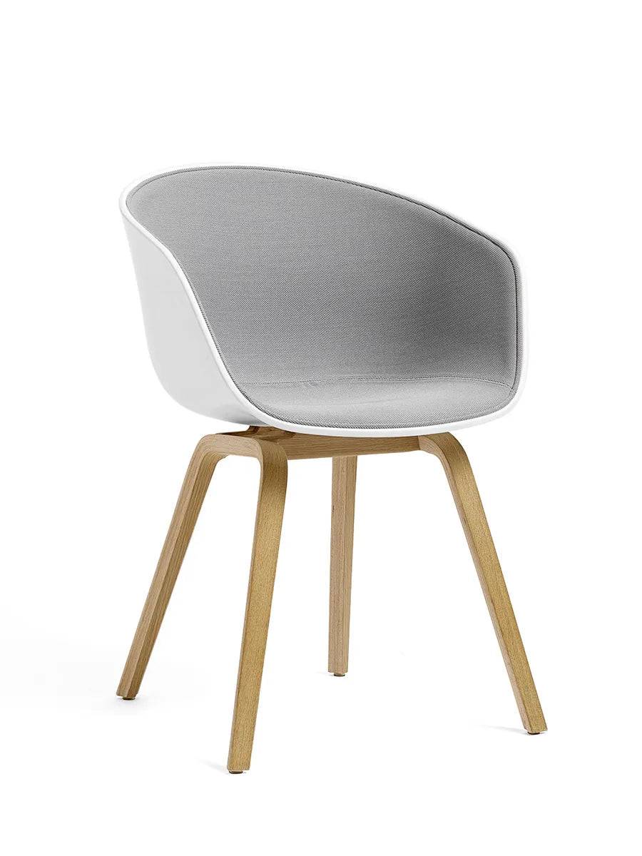 About a Chair AAC22 forsidepolstret, hvid skal fra Hay White / Canvas / Sortbejdset eg - Jacobsen Plus
