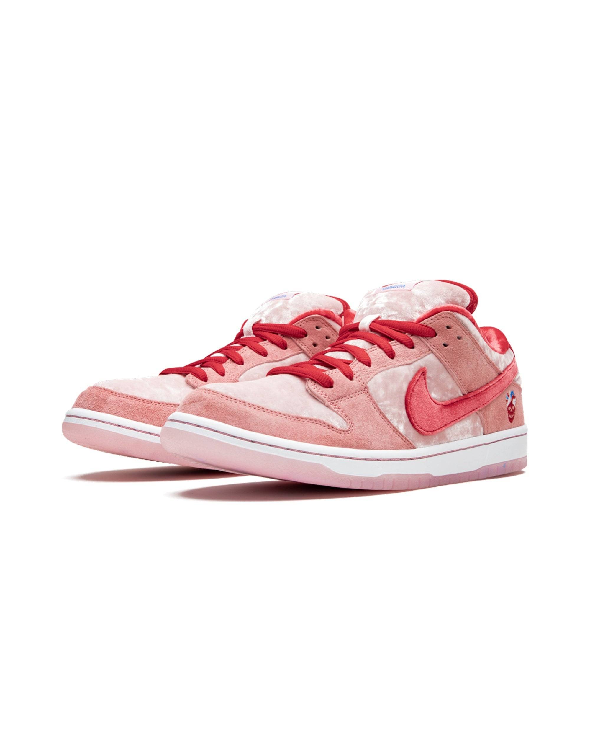 Nike SB Dunk Low StrangeLove Skateboards - 47