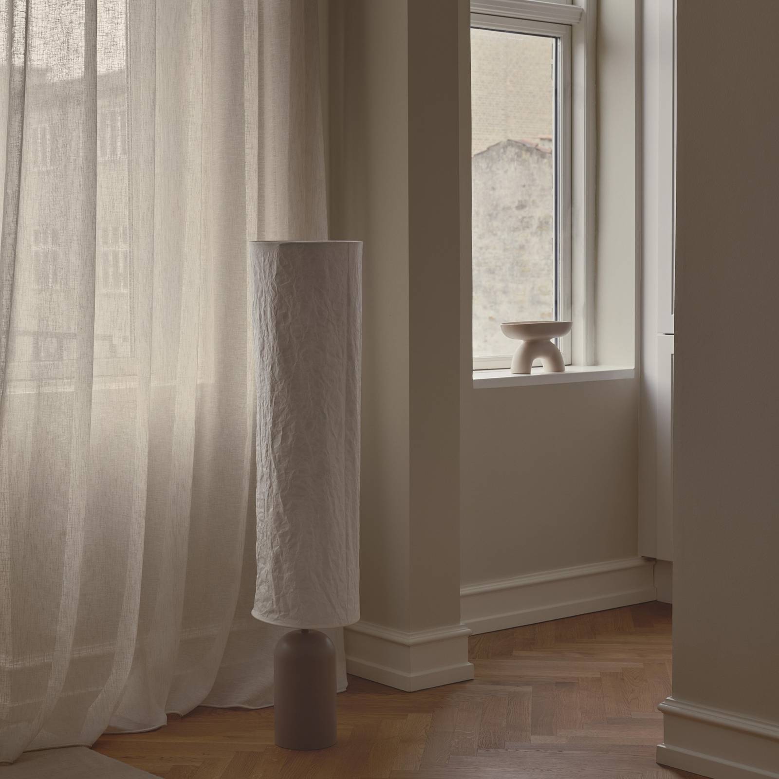 DFTP by Nordlux Design golvlampa Talli, Creme / bärnsten, Vardagsrum / matsal, Syntetmaterial, Golvlampa