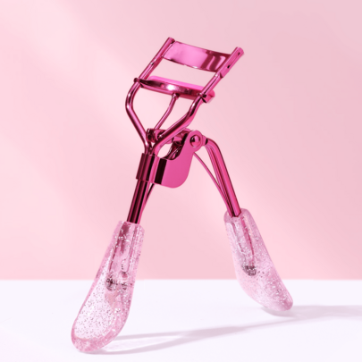 1 st ögonfransböjare i rostfritt stål med transparent glitterhandtag, professionellt skönhetsverktyg för naturlig lockig ögonfransböjning, lätt att an - Skrikrosa