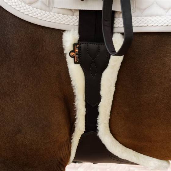 Kentucky Sheepskin Anatomic Stud Girth.