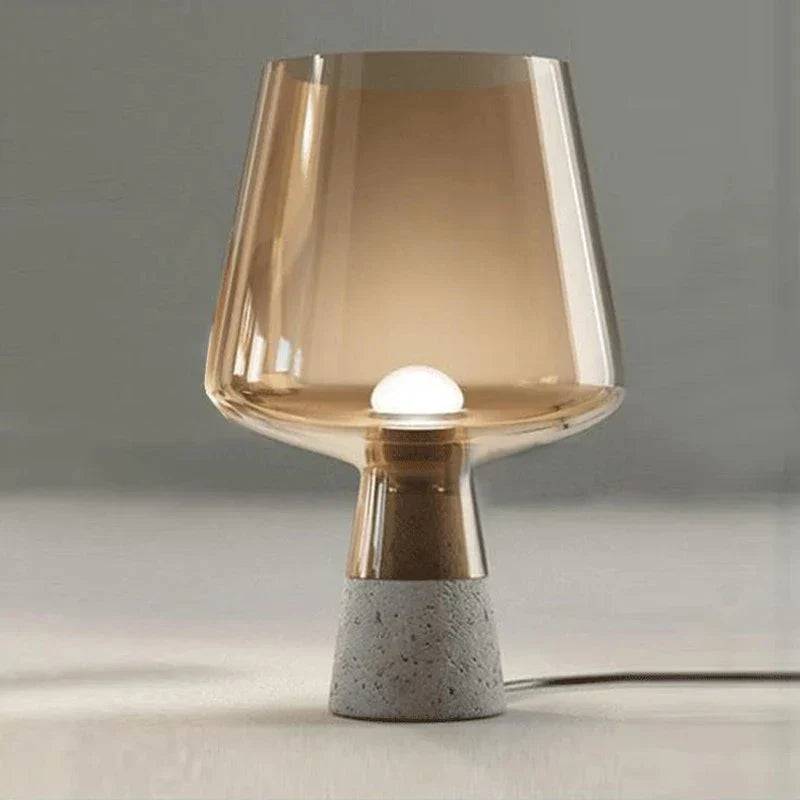 UrbanElegance – Industriell Betong och Glas Skrivbordslampa - Bärnsten
