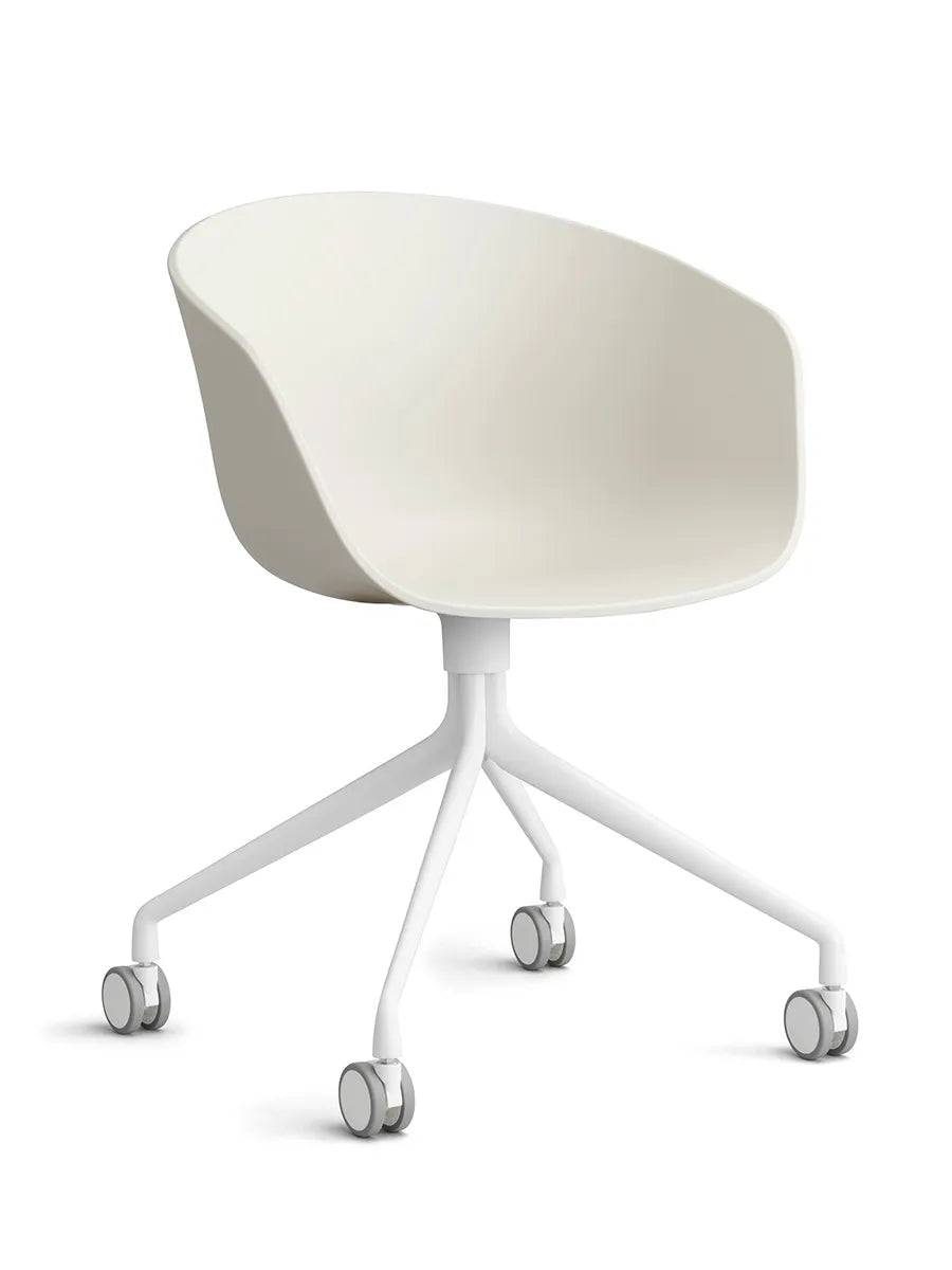 About a Chair AAC24 fra Hay Melange Cream / Hvid pulverlakeret aluminium - Jacobsen Plus