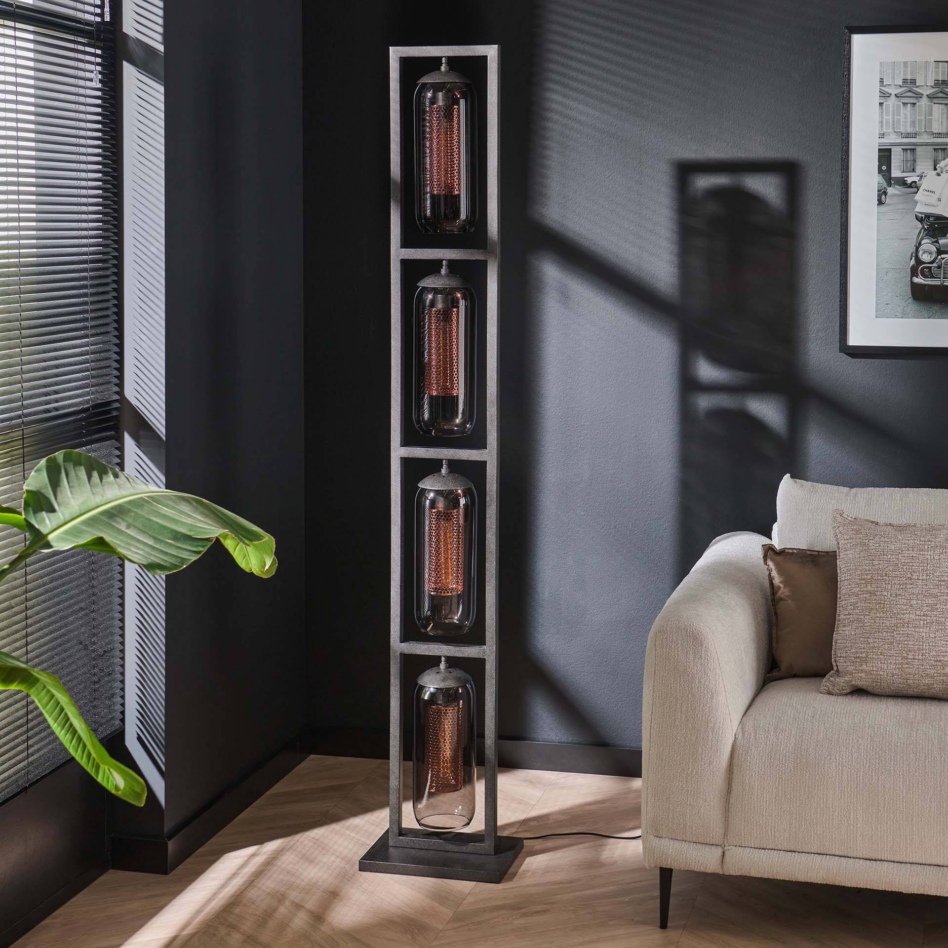 Big-Smoke - Gulvlampe i røgfarvet glas og kobber, højde 190 cm. Levering uden pære