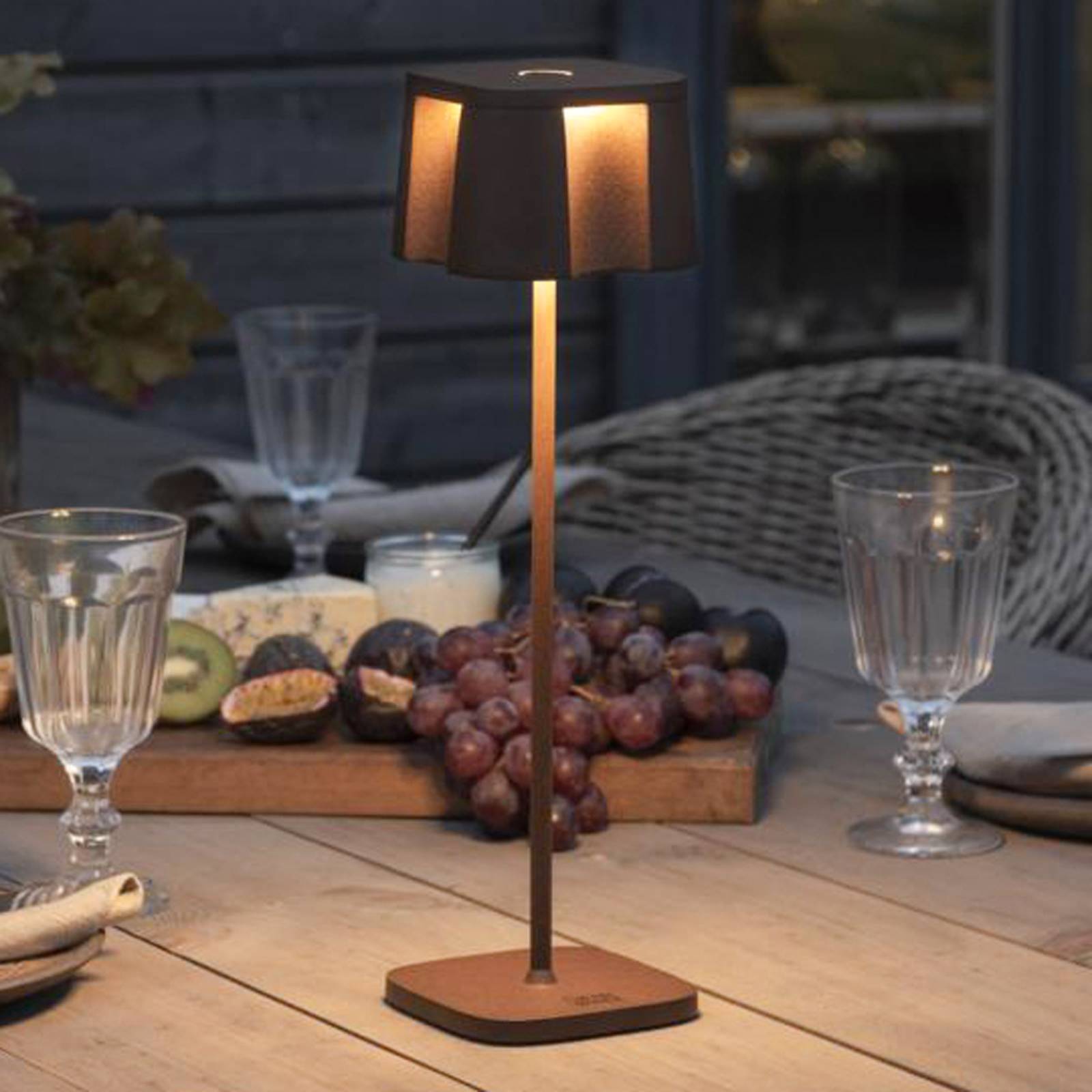 Konstsmide LED-dekorbelysning Nice USB-laddningskoppling rost Nice, dimbar, Brun / rost, Aluminium / grå / zink, Modern