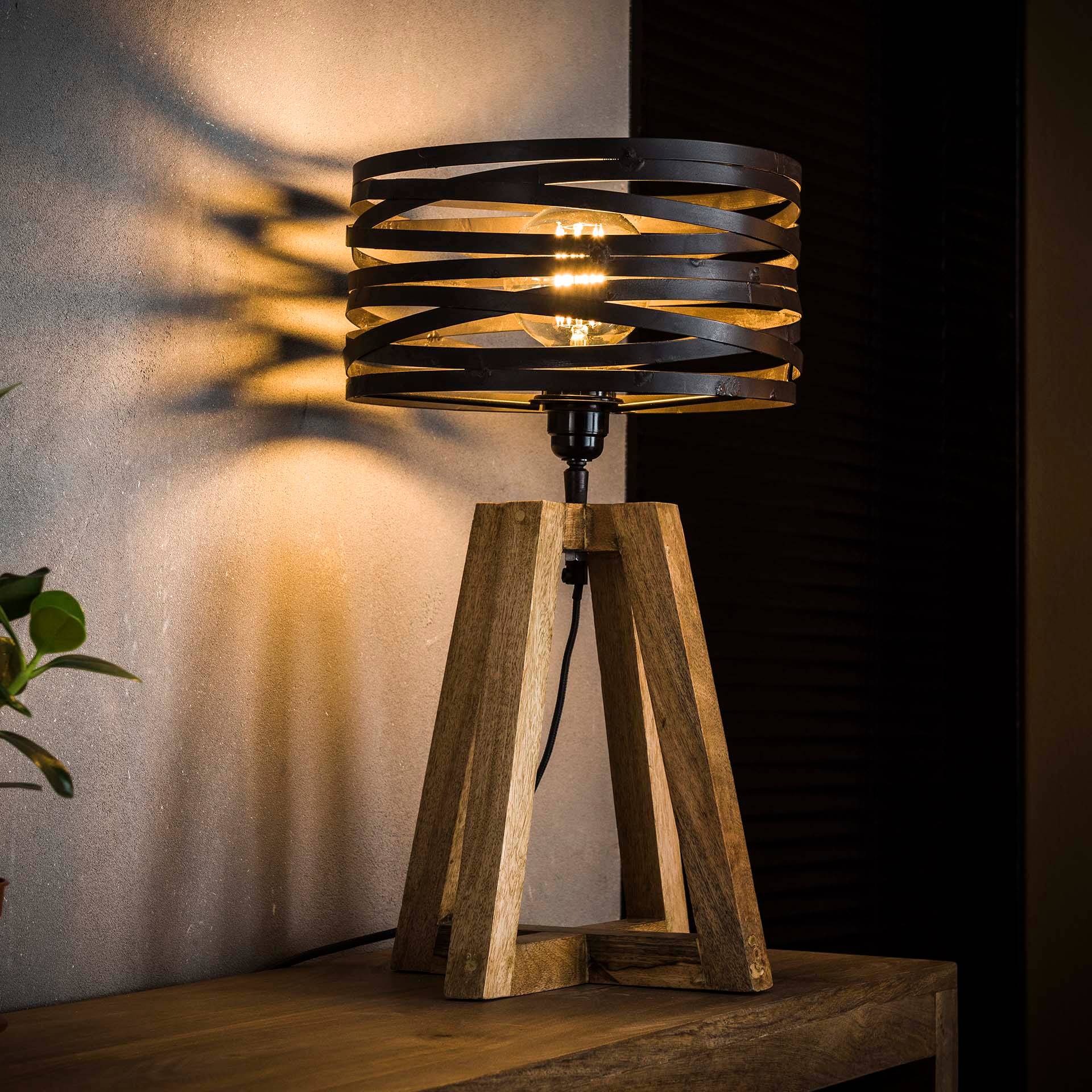 Tvist - Spændende bordlampe i metal og træ Levering med pære(r)