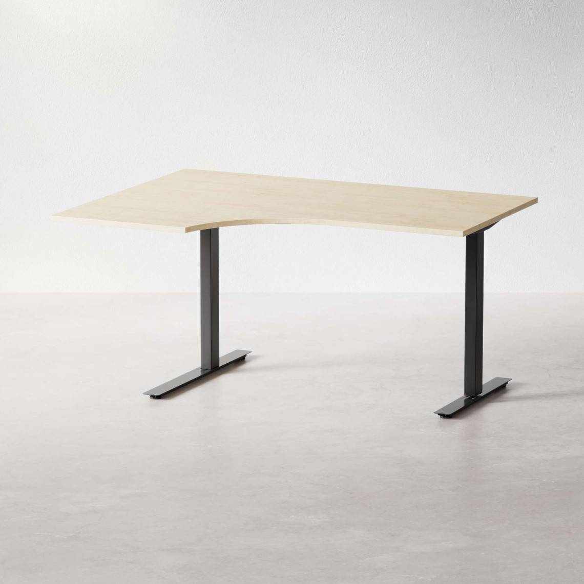 Fast buet skrivebord, Størrelse 160 x 120 cm, Farve Birk, Understel Sort.