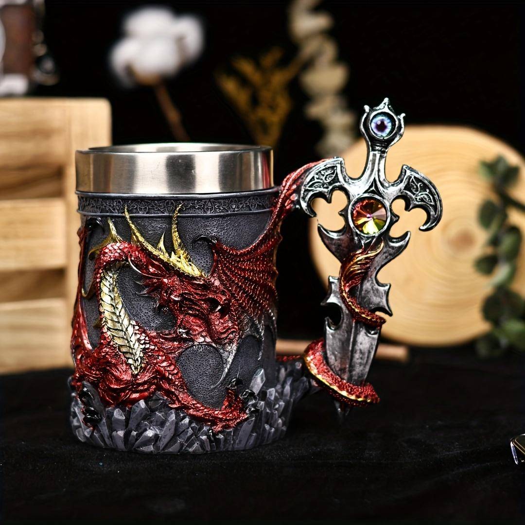Drakstaty Mugg, Öl- och Kaffekopp i Rostfritt Stål med Drakdesign. Snygg Vattenflaska med Skulptur av en Majestätisk Drake och Svärd Te-kopp