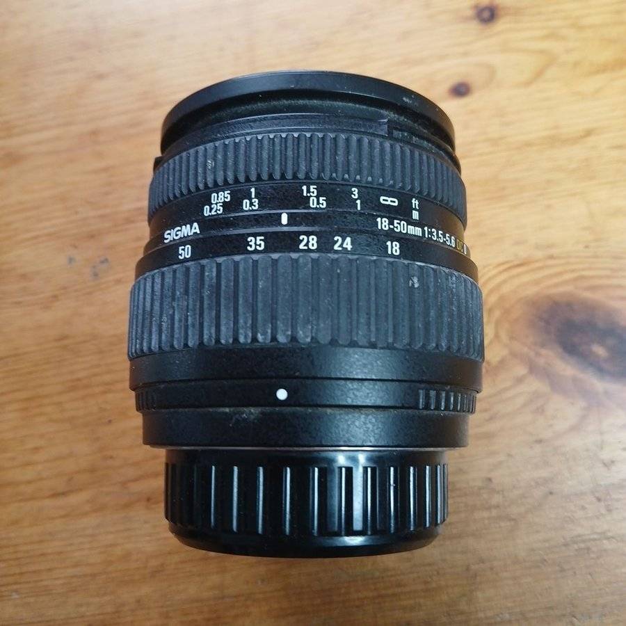 Sigma Zoom 18-50mm 1:3.5-5.6 DC objektiv för Nikon
