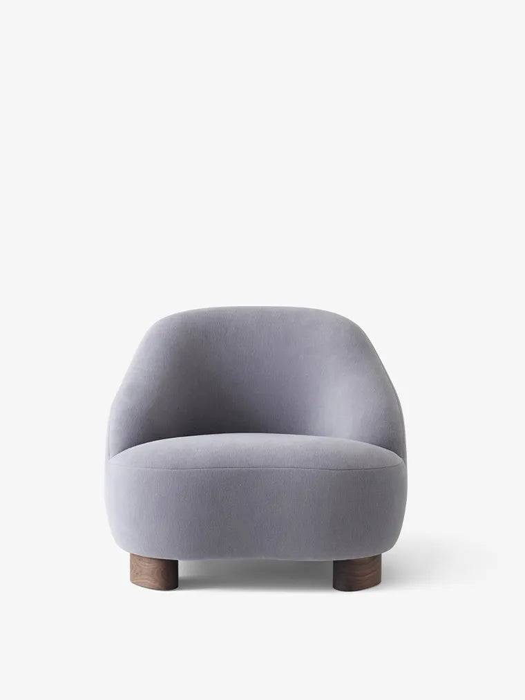 Margas LC1 loungestol fra &Tradition Gentle 133 / Valnød olieret - Jacobsen Plus