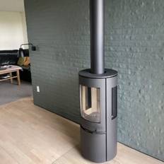 Heta Scan-Line 8 sort cirkelrund brændeovn med sideglas