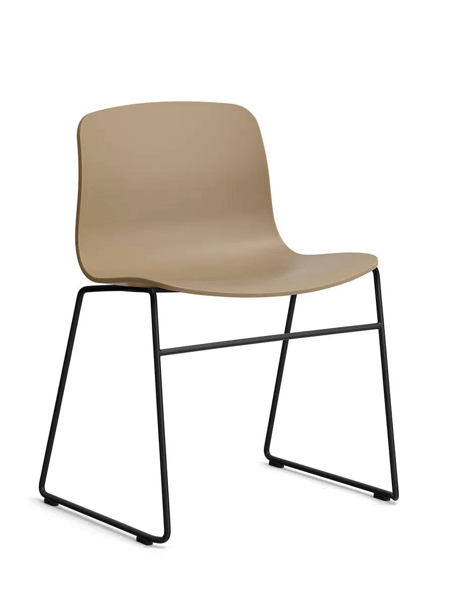 About a Chair AAC08 fra Hay Clay / Sort pulverlakeret stål - Jacobsen Plus