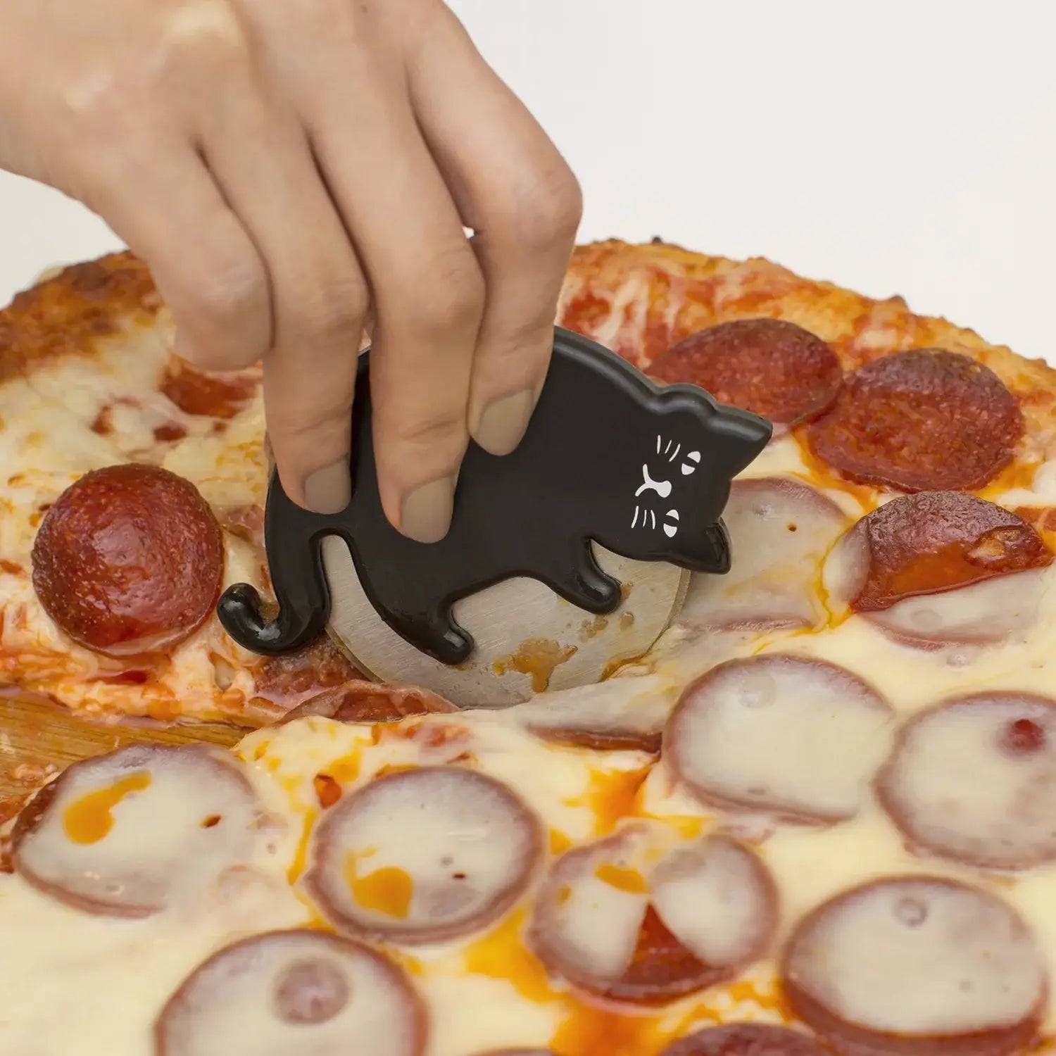 Cat pizza cutter