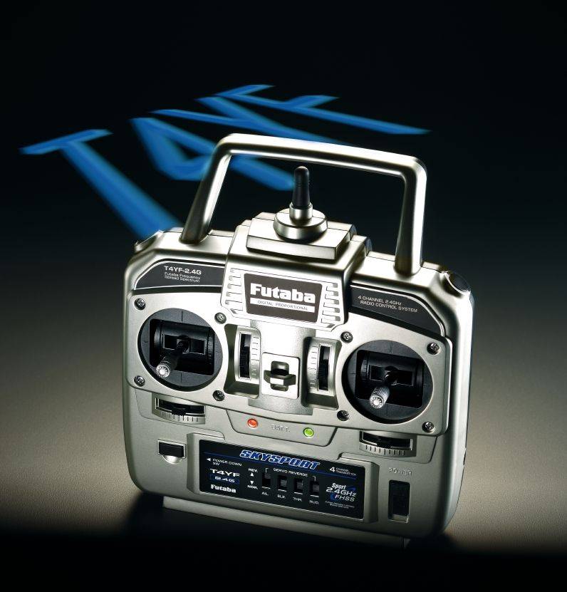 Futaba Skysport T4YF 2,4 GHz FHSS M2