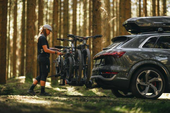 Thule EasyFold 3 – Fleksibel cykelholder til anhængertræk til 3 cykler.