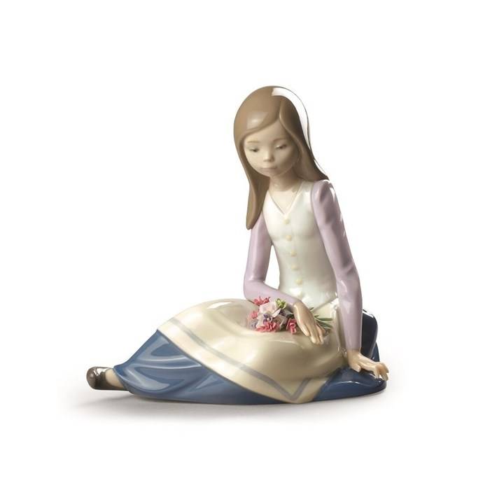Lladro 01009221 Contemplative Young Girl - P4444